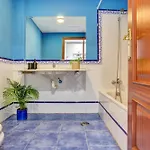 Oasis Royal
